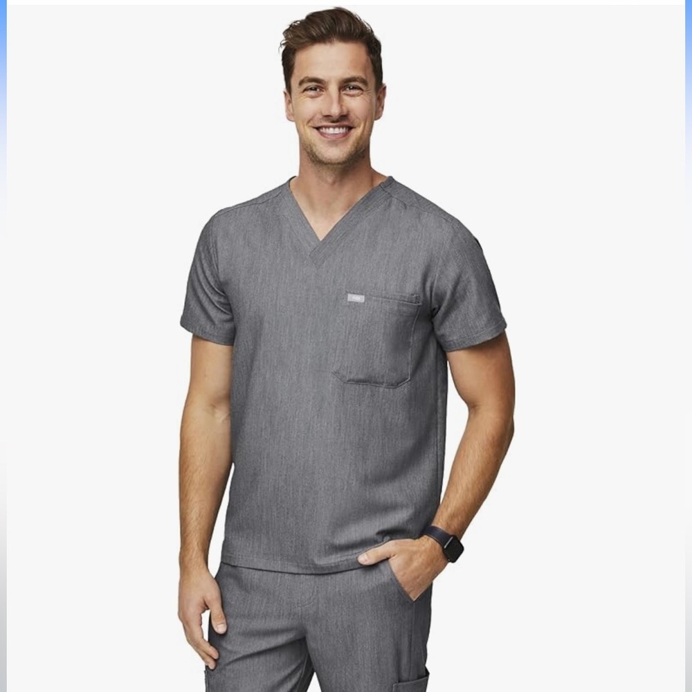FIGS Leon Scrub Top for Men‎ 3 Pockets, Tailored Fit, Modern V-Neck, SZ SM
